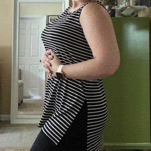 EUC Athleta B/W Striped Sleeveless Top M
